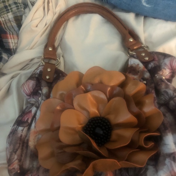 Cute charming Charlie purse - Picture 1 of 2